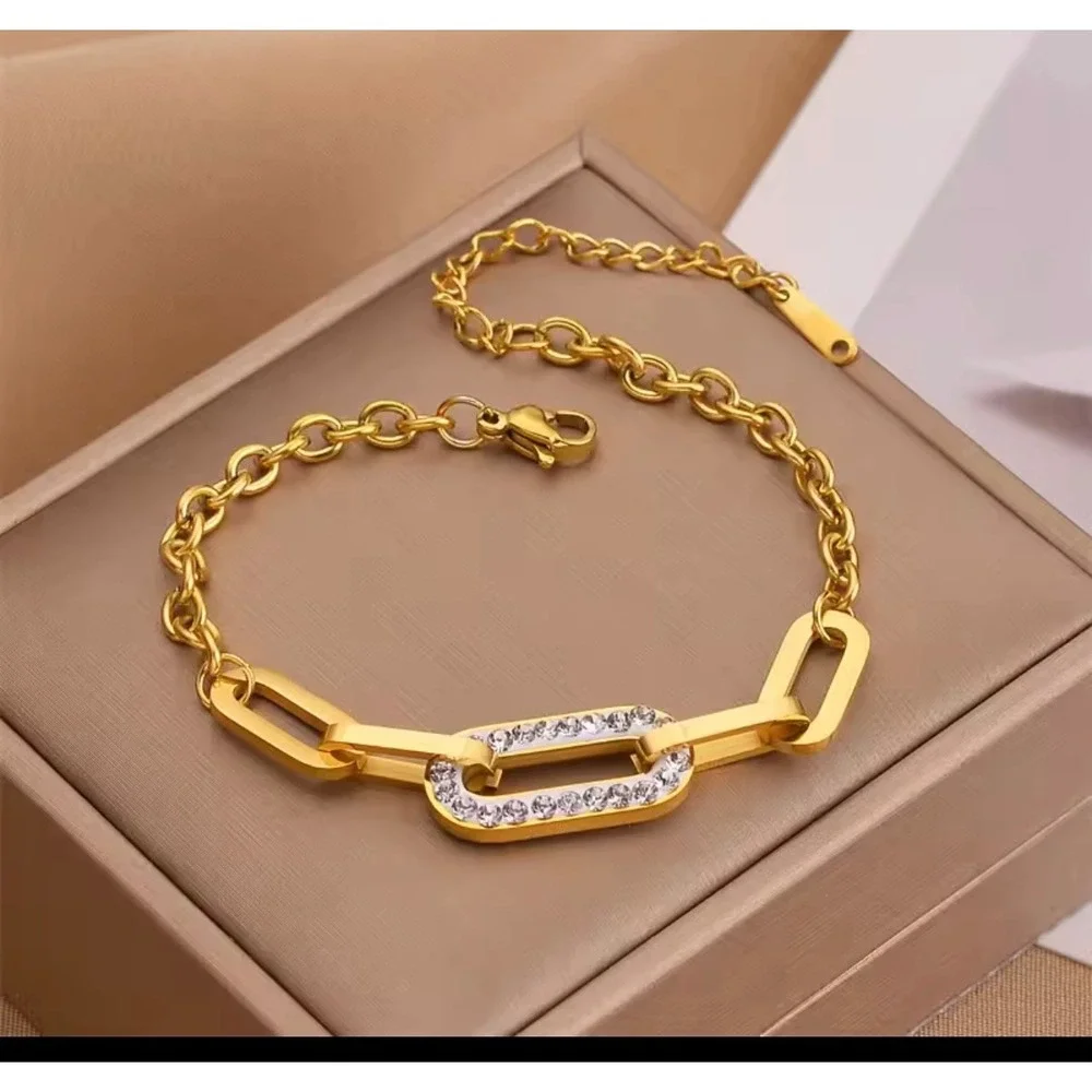 N/A gold tone